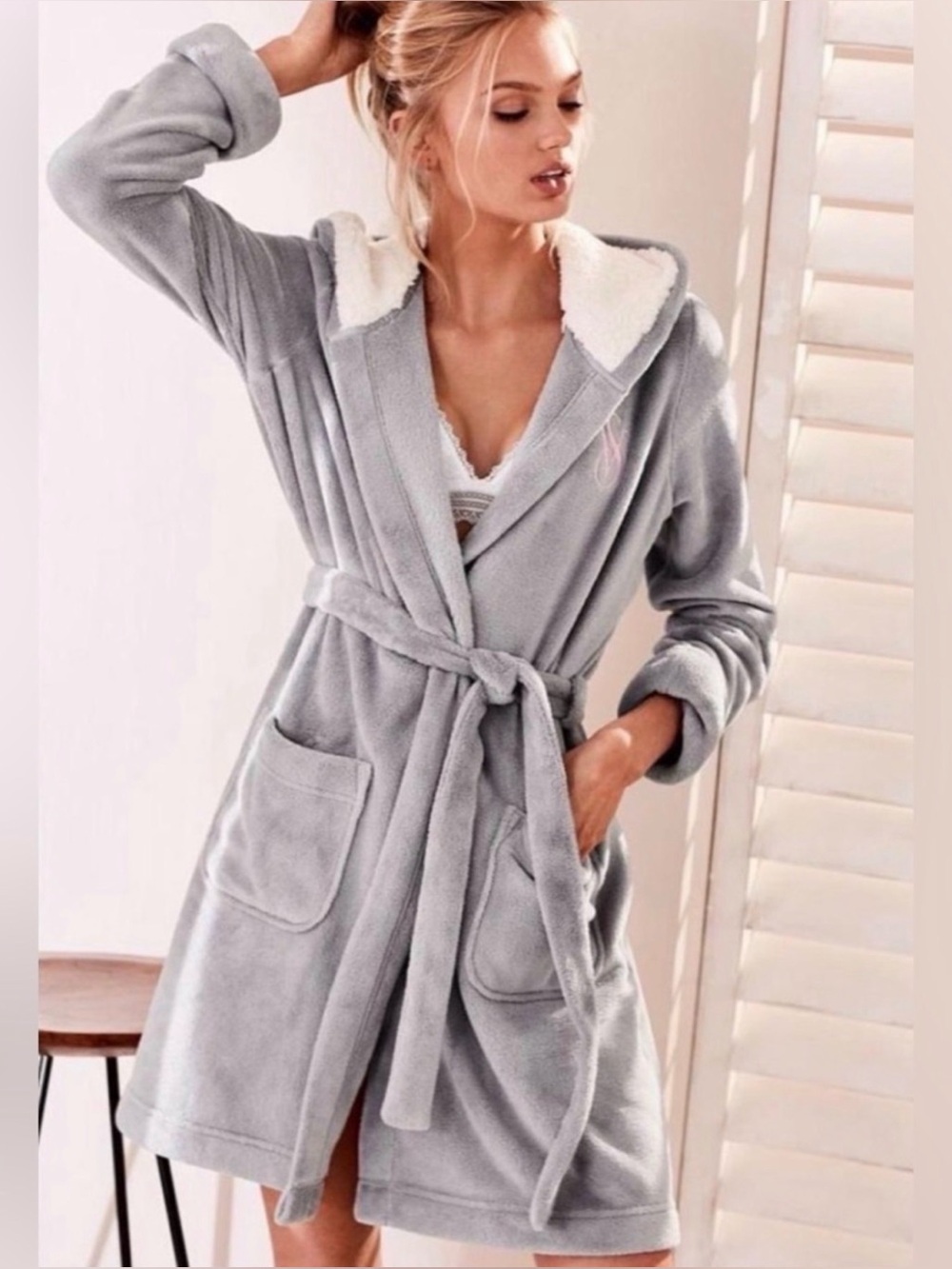 Victoria’s Secret Cozy Plush Hoodeed Robe Light Gray